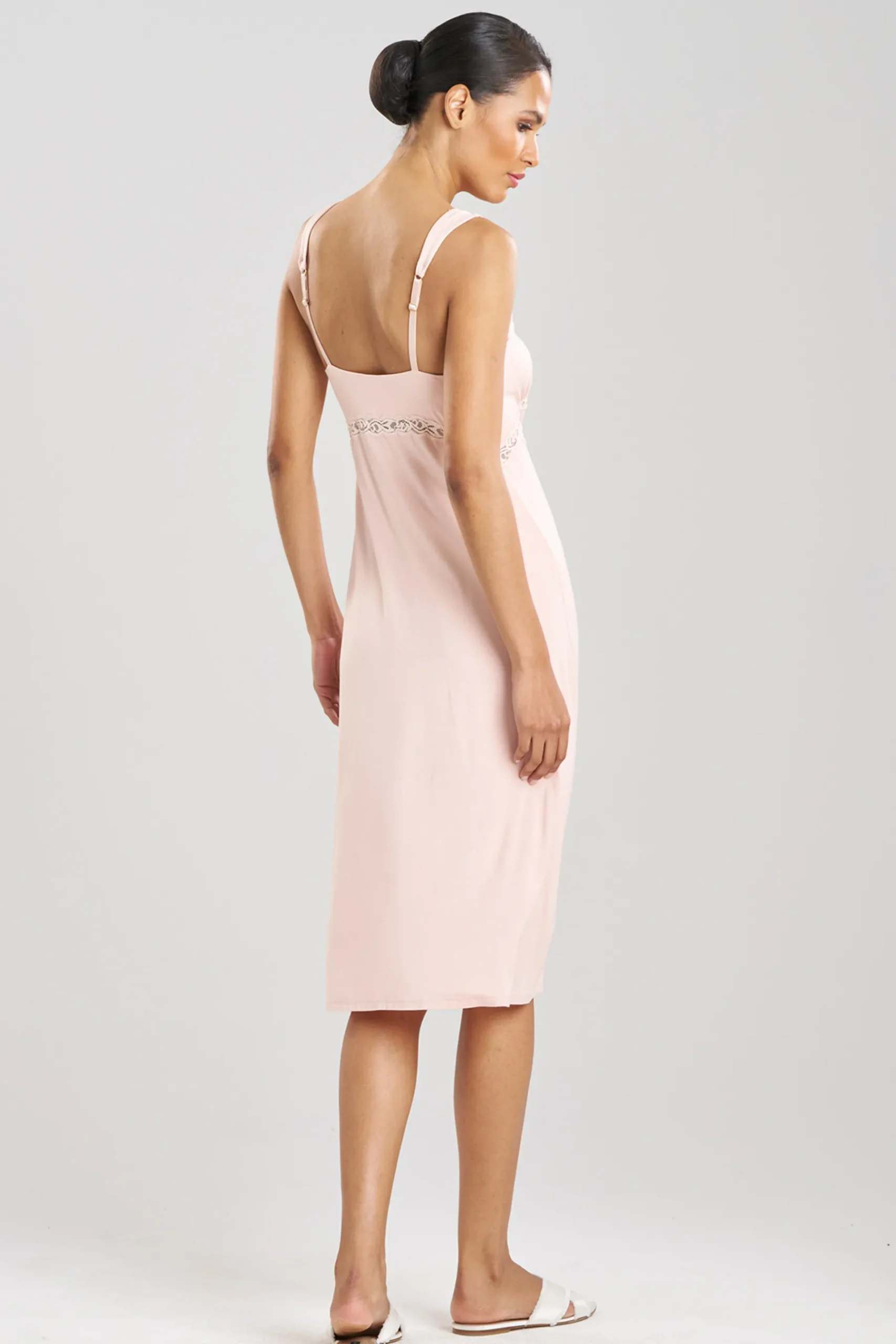 Natori Gowns-Feathers Essentials Lenzing™ Ecovero™ Viscose Lace Applique Gown