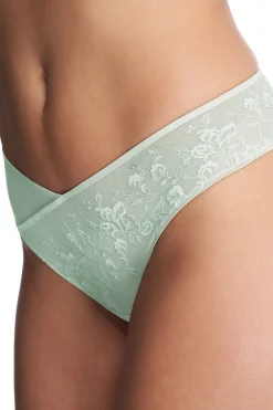 Natori Thongs-Flawless Thong